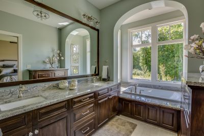 Who Does Bathroom Remodelings